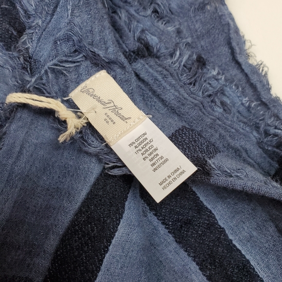 Women's Woven Oblong Scarf - Universal Thread Navy - Picture 5 of 6